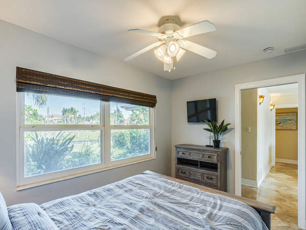 Waterfront Four Bedroom Vacation Home in Indian Rocks
